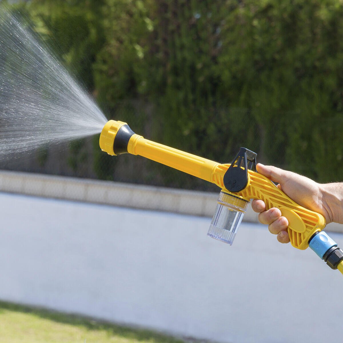 Pistola de Agua a Presión con Depósito 8 en 1
