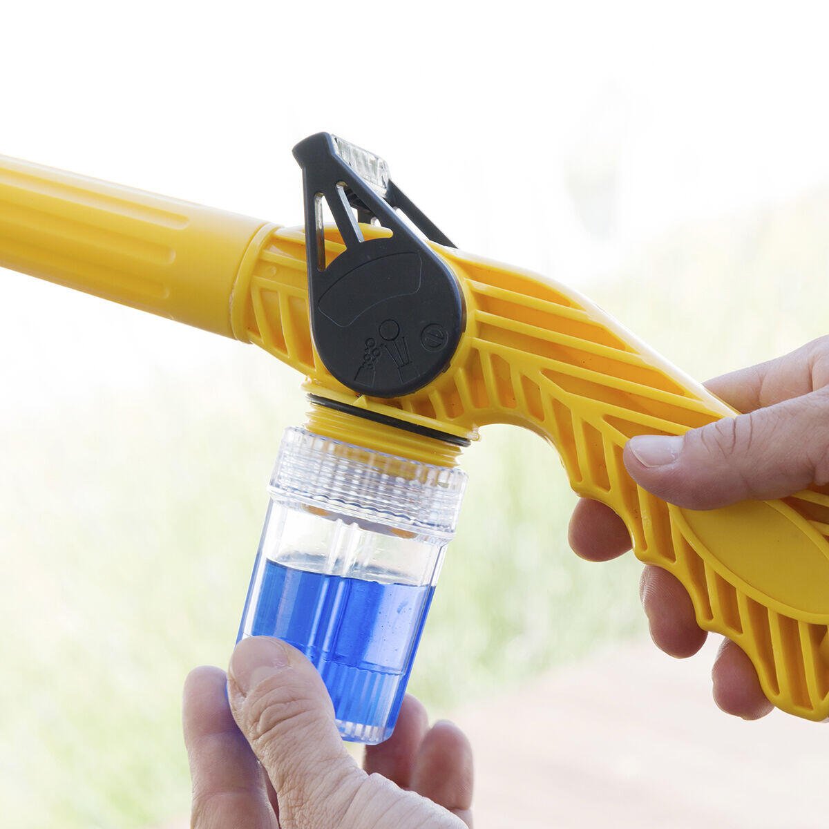 Pistola de Agua a Presión con Depósito 8 en 1